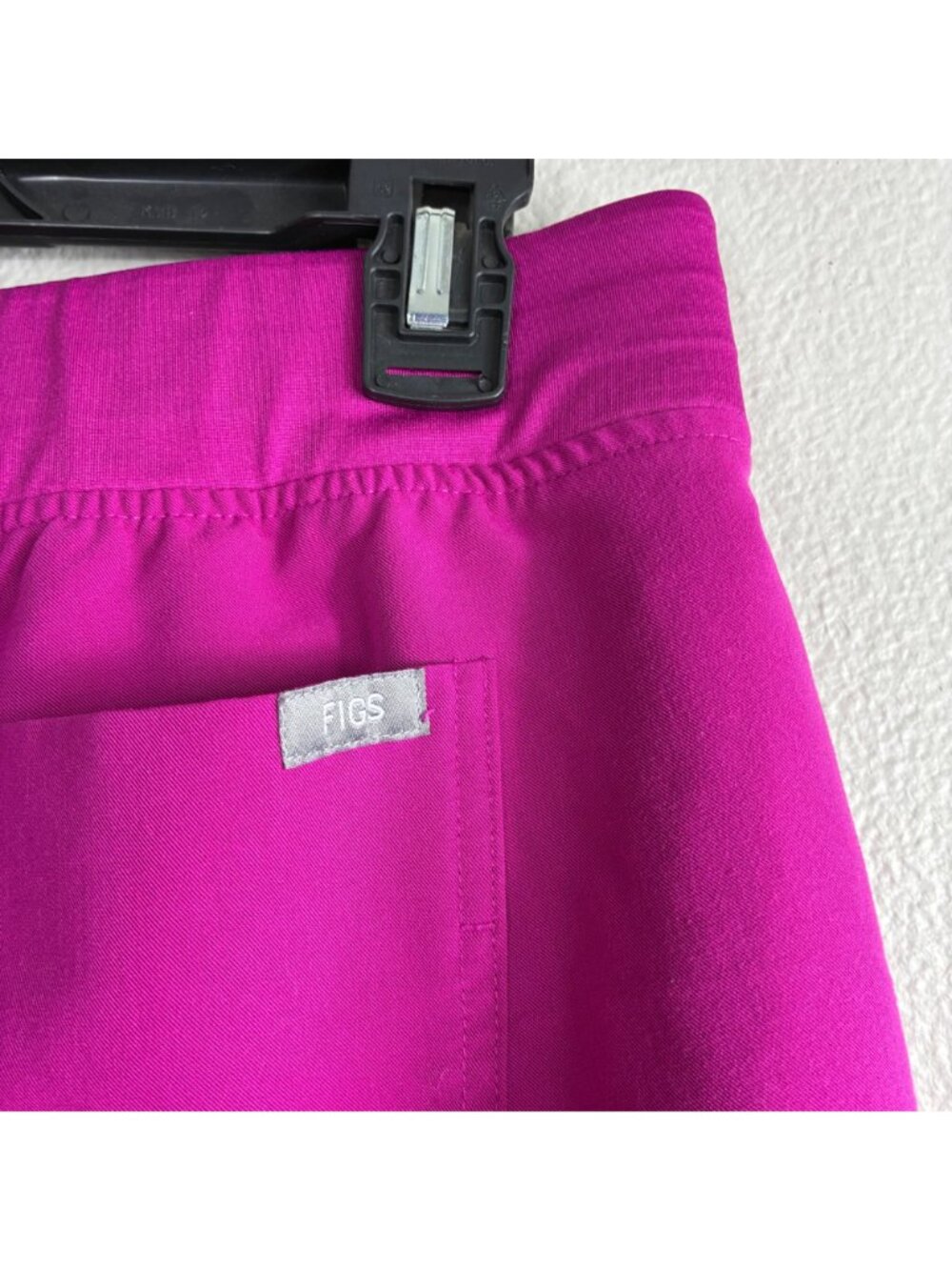 FIGS Women’s Zamora Joggers Scrub Pants Raspberry Sorbet Sz M - Picture 5 of 9